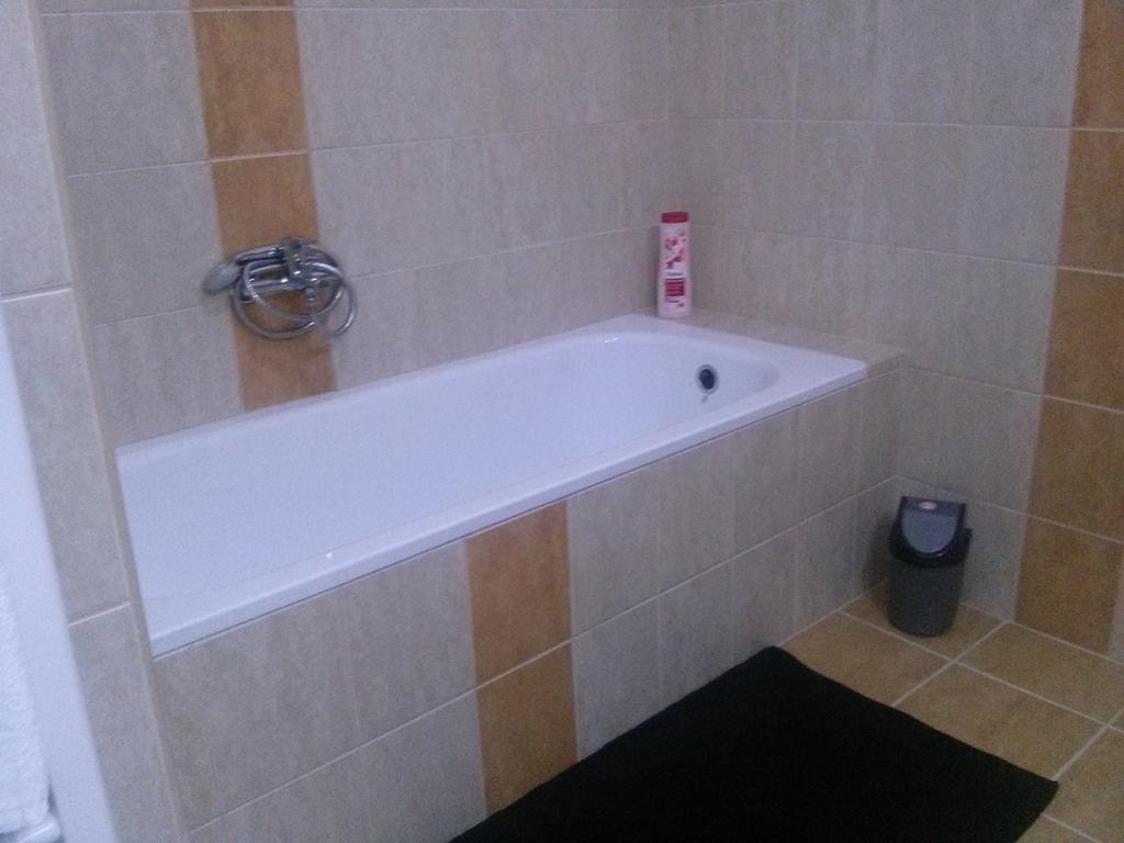 Feszek Apartman Debrecen Room photo